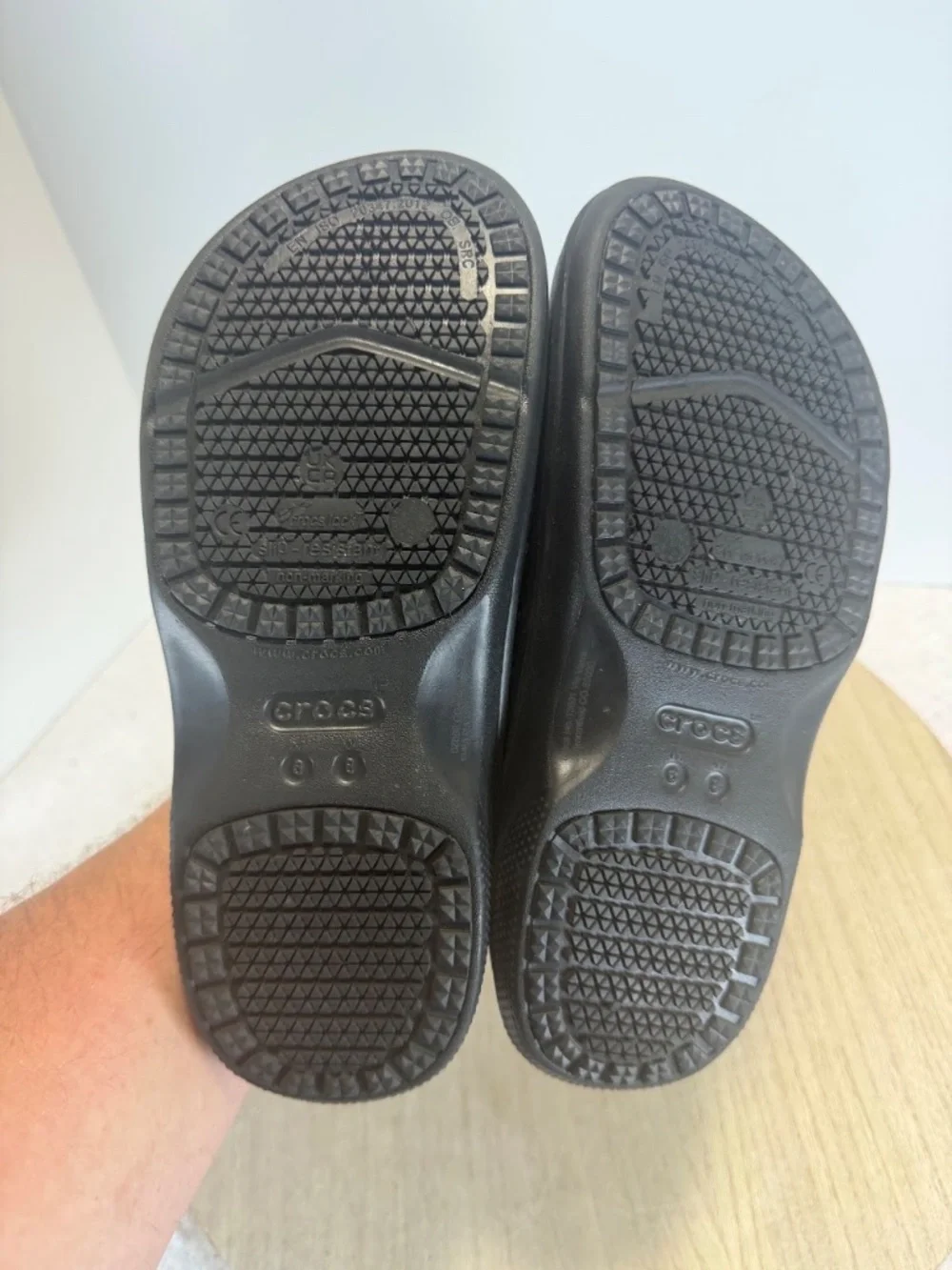 Crocs On The Clock Work Slip On Clogs Black Men 6 Women 8 Slip Resistant NWOT